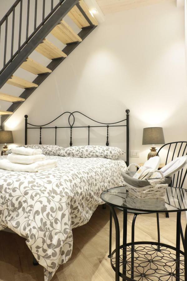 La Scalinata Di Chiaia Bed & Breakfast Naples