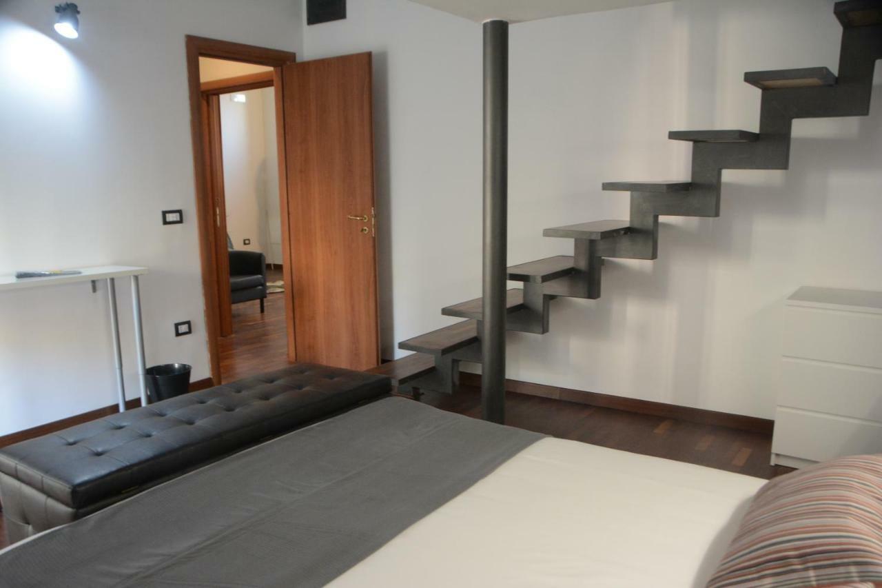 Vicaria - -
