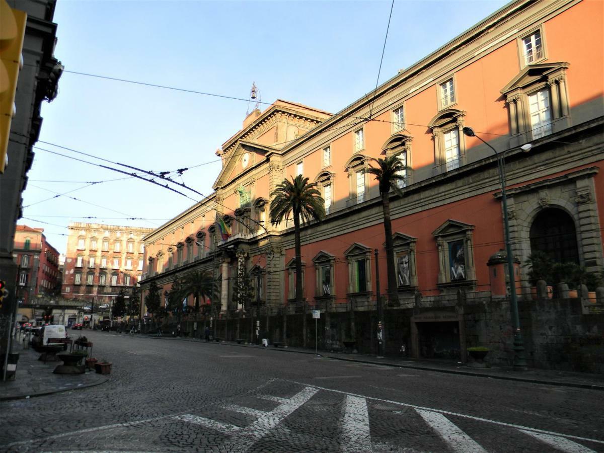 Caponapoli 8 Naples