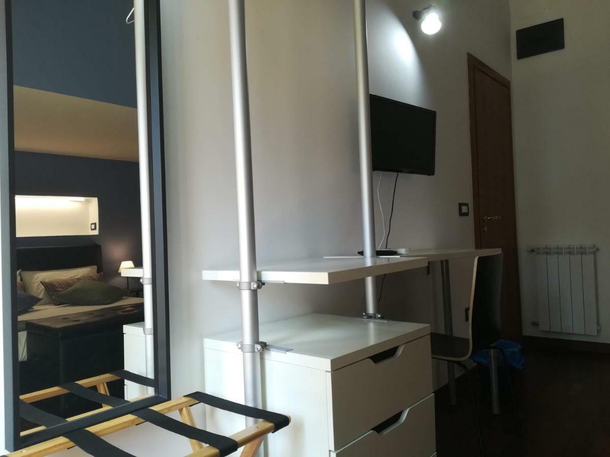 Apartment Vicaria - -