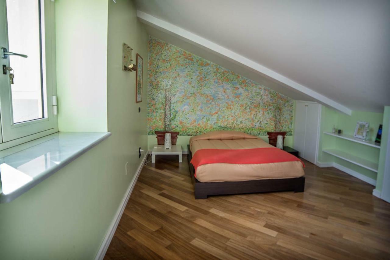 Vomero Roof Bed & Breakfast Naples
