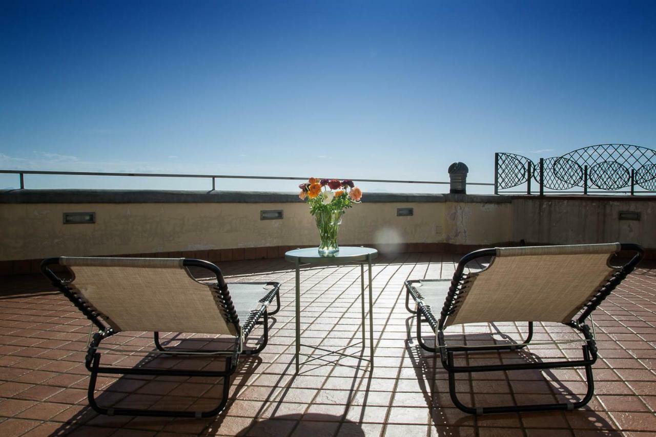 Vomero Roof 2* Naples
