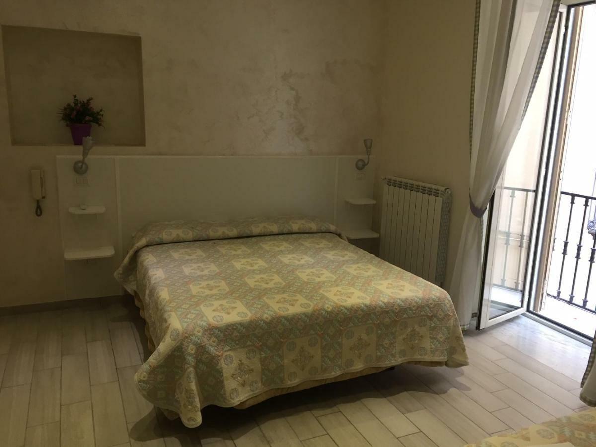 Oasi Hotel *