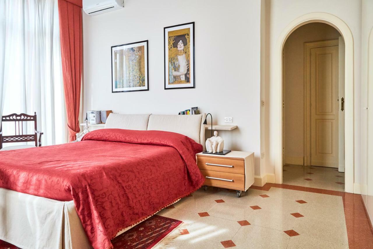 Klimt P.zza Amedeo Guest house Naples