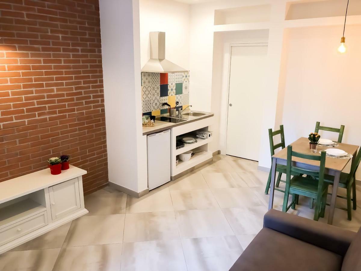 Alice In Wonderland Apartment Naples