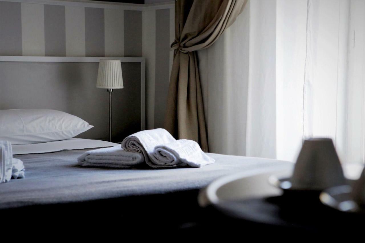 Bed & Breakfast 61 Piazza Cavour *