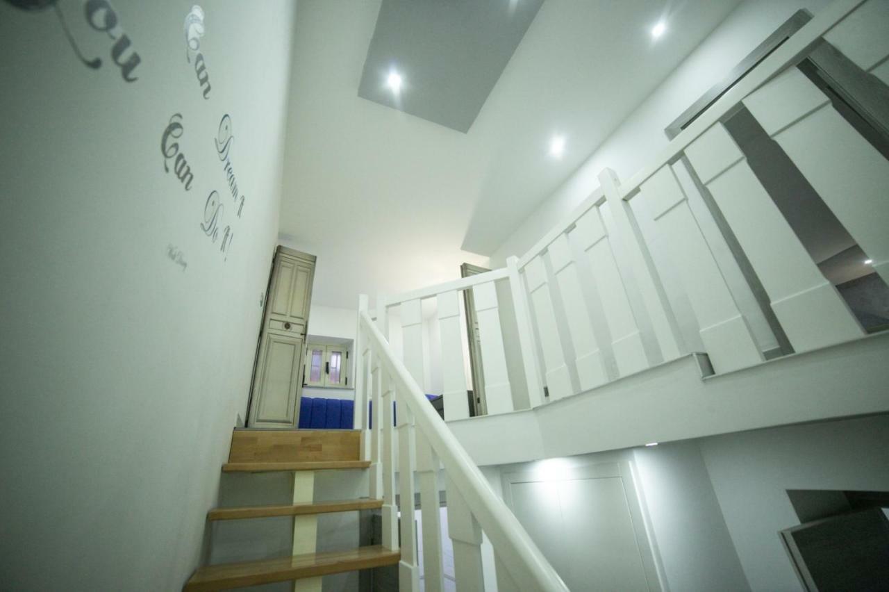 Apartment Tribunali 181 *