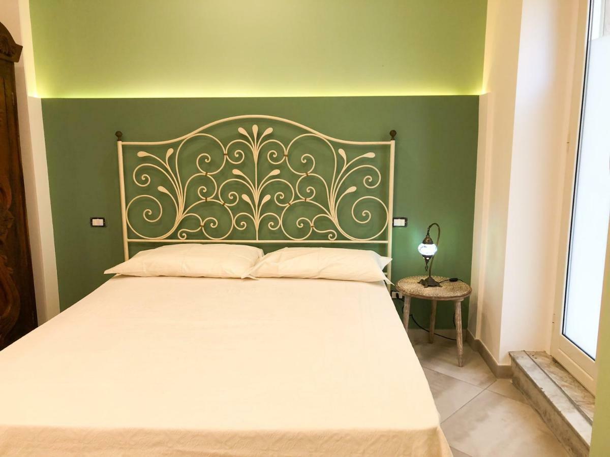 Alice In Wonderland Apartment Naples