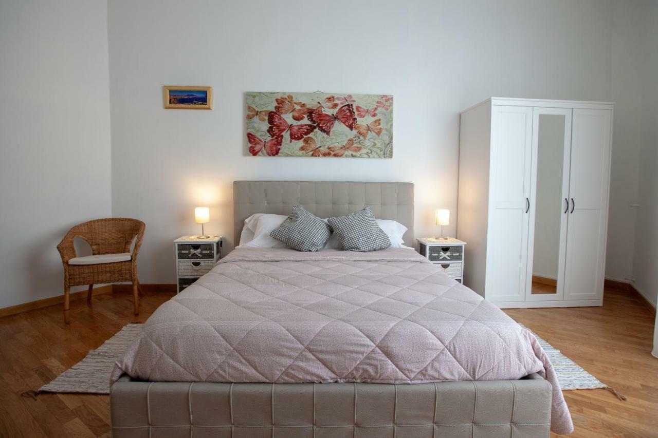 Apartment Garibaldi House Naples
