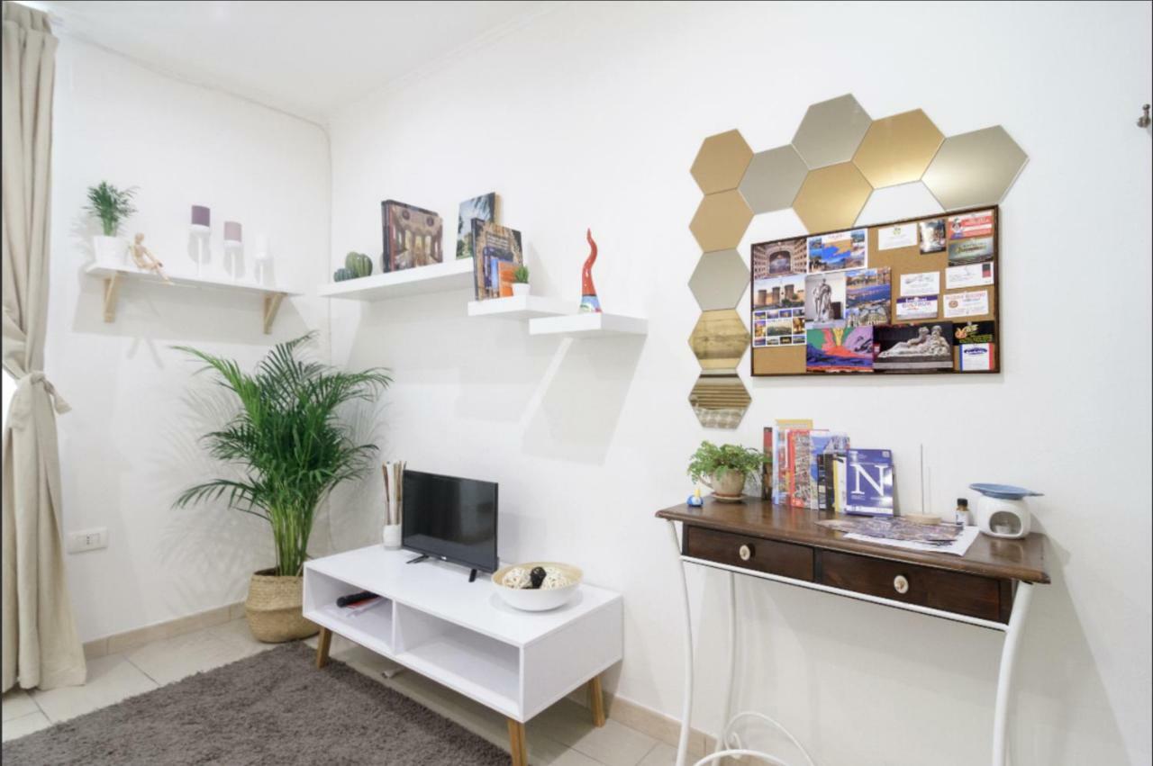 Lorenzo's Art Apartment *