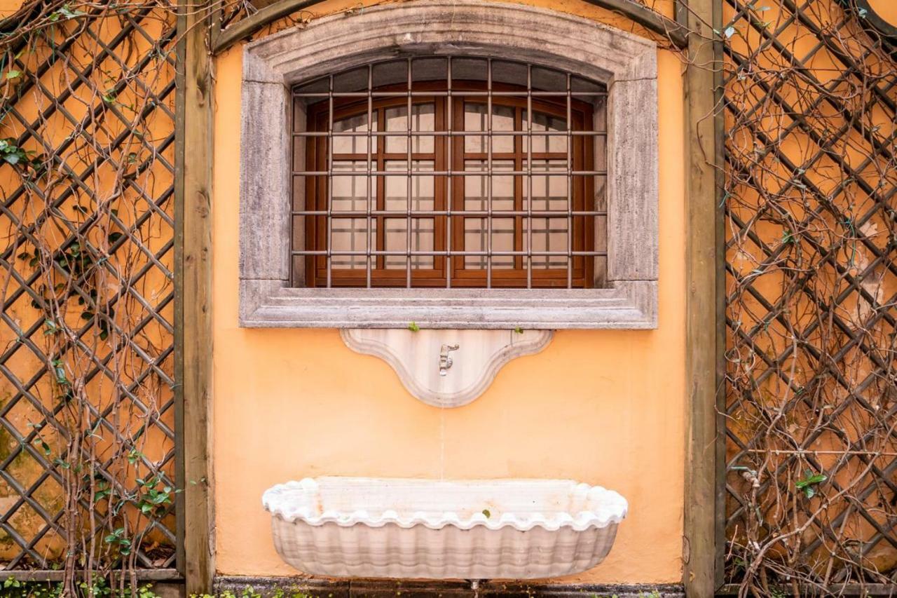 Piazza Del Gesu By Domusextra