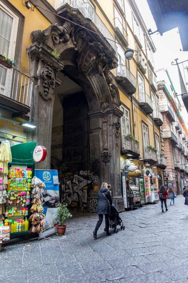 Palazzo Carafa Della Spina * Naples