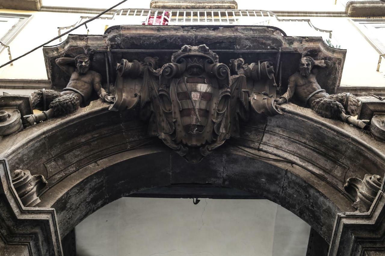 Apartment Palazzo Carafa Della Spina Naples
