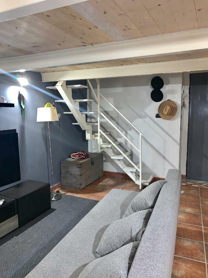 Zoe Apartment