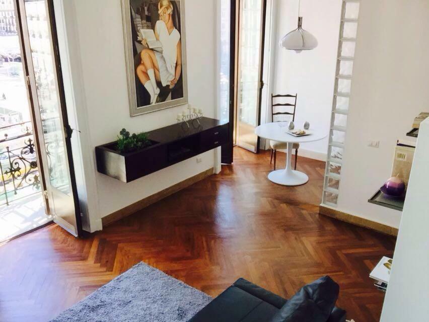 Apartment Vesuvius - Elegante In Centro Naples