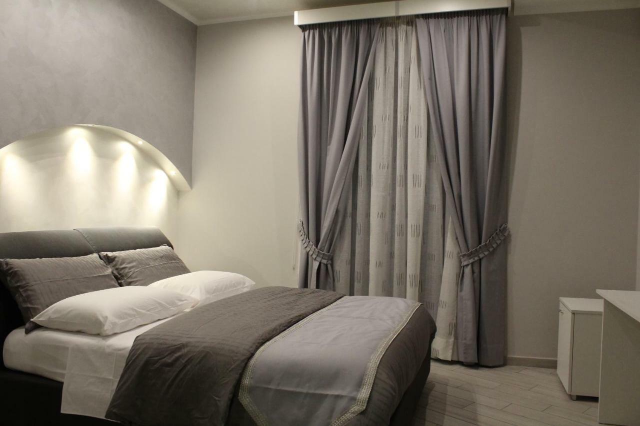 Fiumara 3* Naples