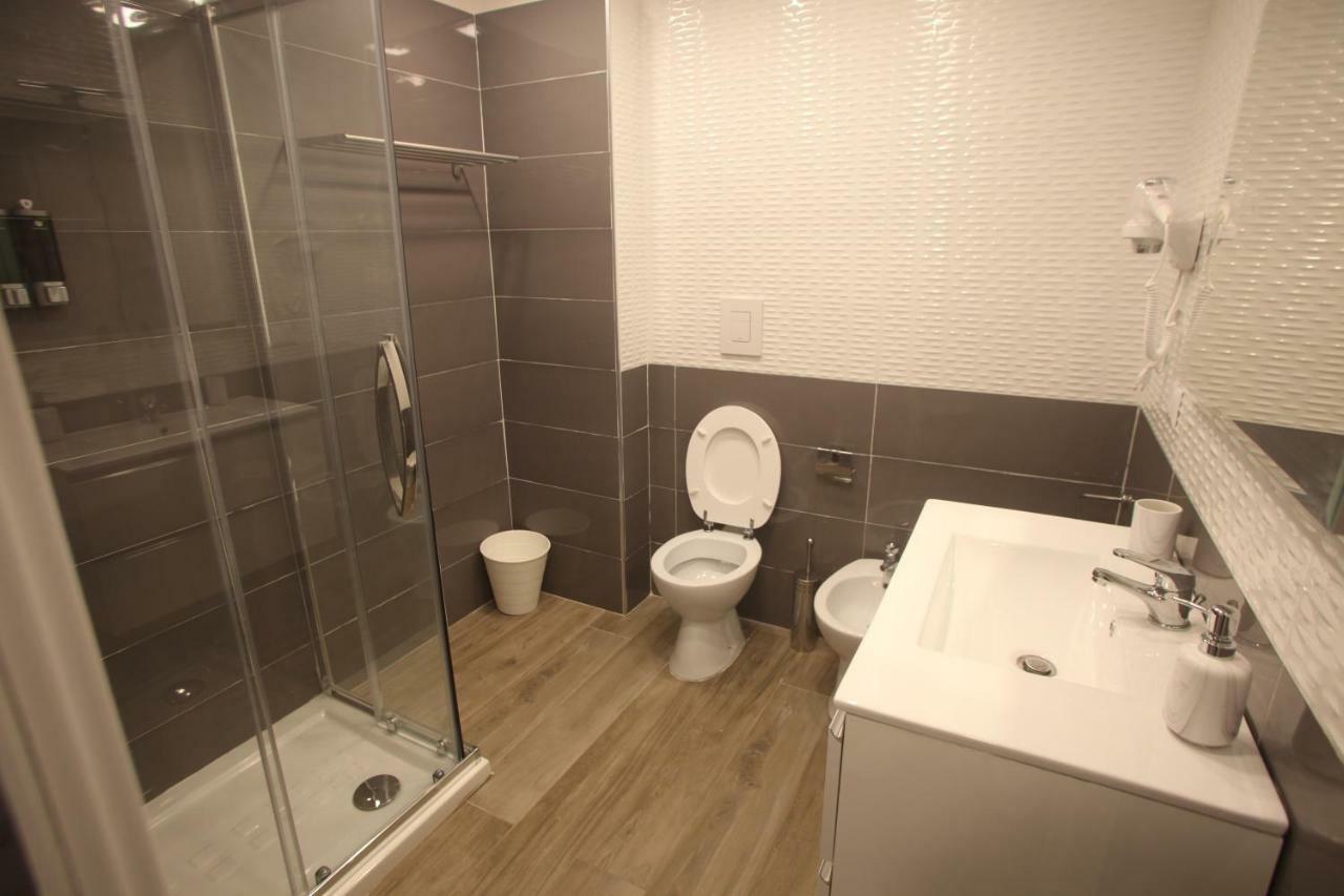 Bed & Breakfast Garibaldi Station 2punto0 *