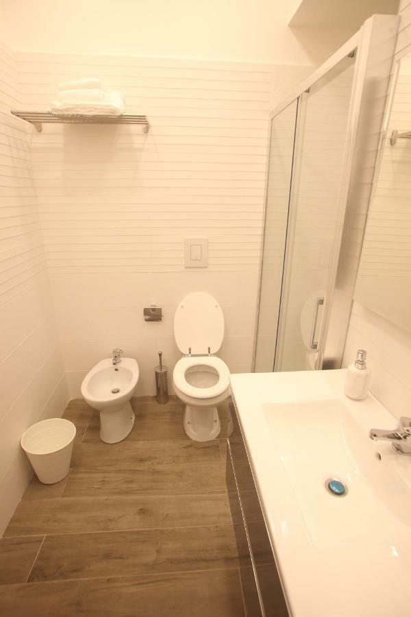Bed & Breakfast Garibaldi Station 2punto0 *