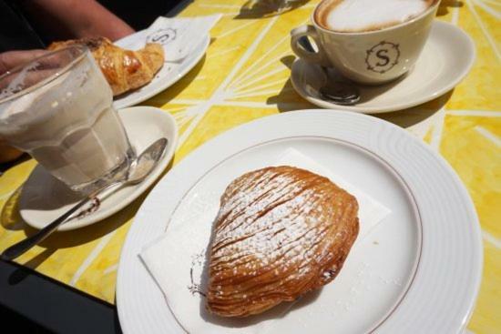 Bed & Breakfast Da Polly A Piazza Amedeo 2*