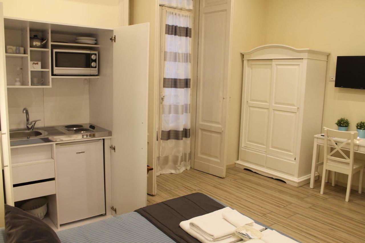 Bed & Breakfast Da Polly A Piazza Amedeo Naples