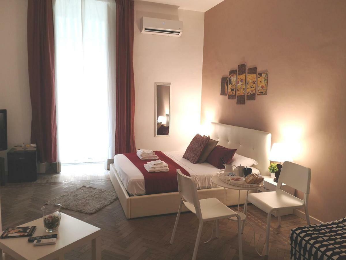 Domus Luigi Leone Ii Bed & Breakfast Naples