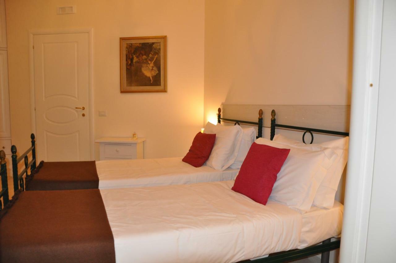 Domus Borbonica 3* Naples
