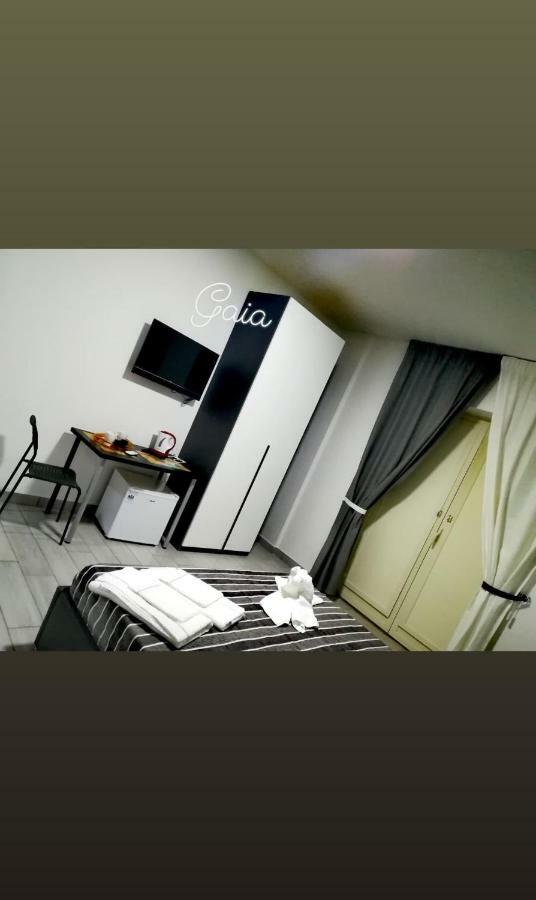 Neapolis Center Naples