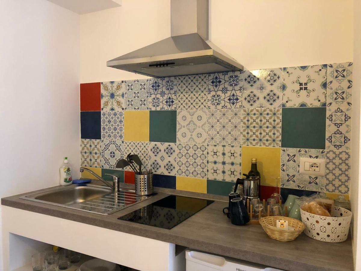 Alice In Wonderland Apartment Naples