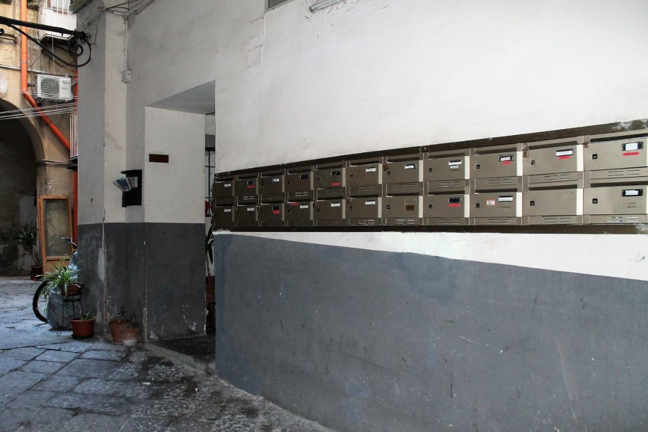 Matis House, Historic Center, San Domenico Square Apartment Naples