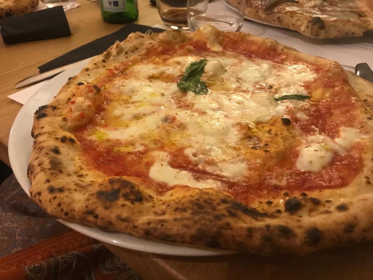 Bed & Breakfast 61 Piazza Cavour Naples