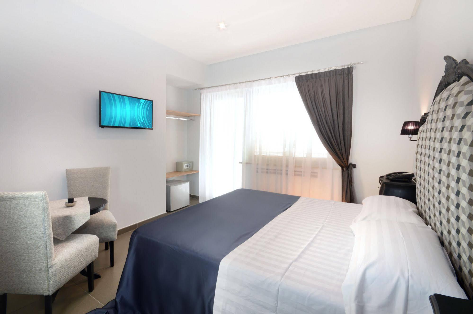 Barbarella 3* Naples