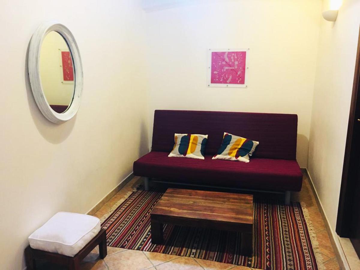 Apartment 25 *