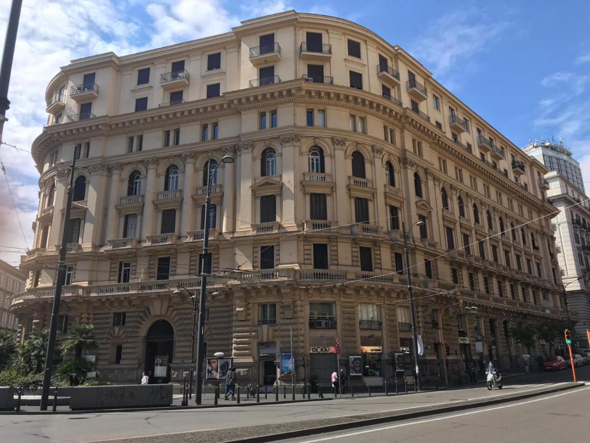 Oscar * Naples