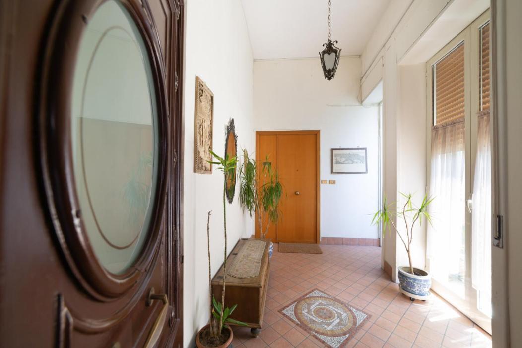Apartment Portalba Palace: Spacious Three-bedroom With Views