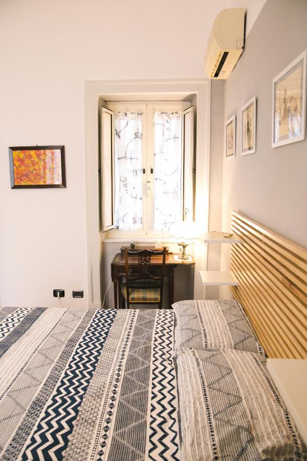 La Casa Del Nespolo, 2 Terrazzi E 2 Bagni In Centro * Naples