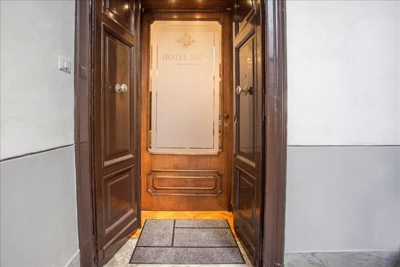 Palazzo Depretis 3* Naples