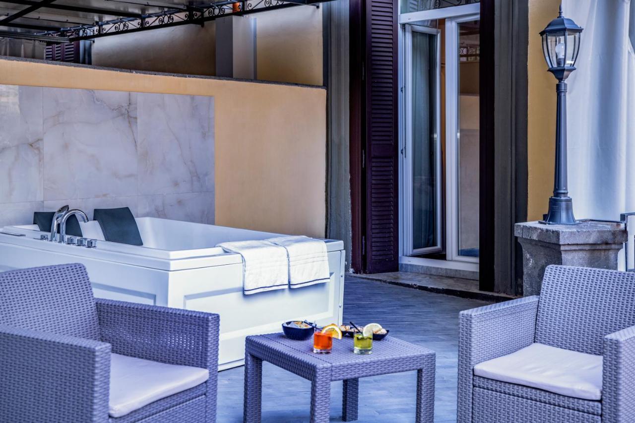 Elisio & 4* Naples