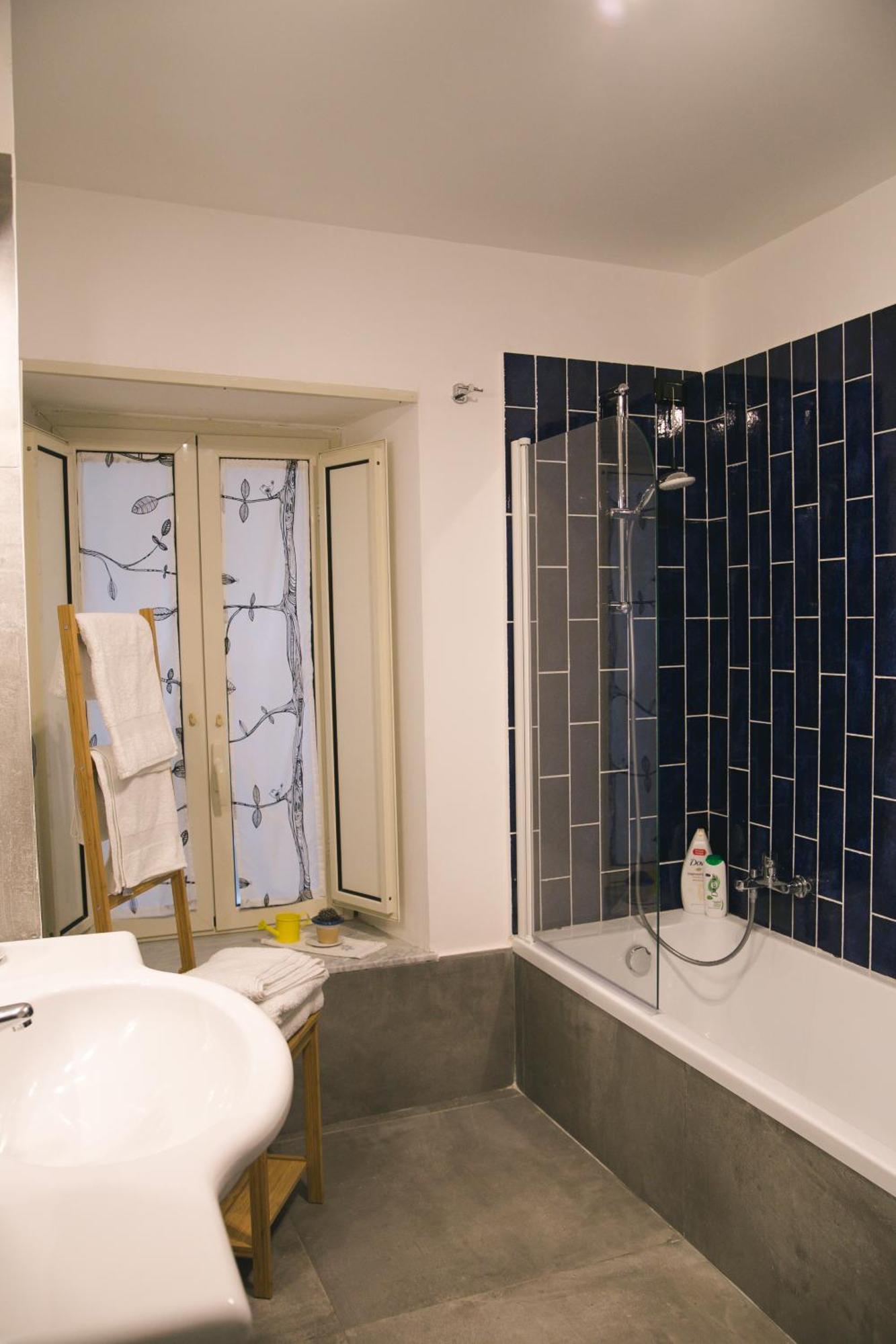La Casa Del Nespolo, 2 Terrazzi E 2 Bagni In Centro Apartment Naples