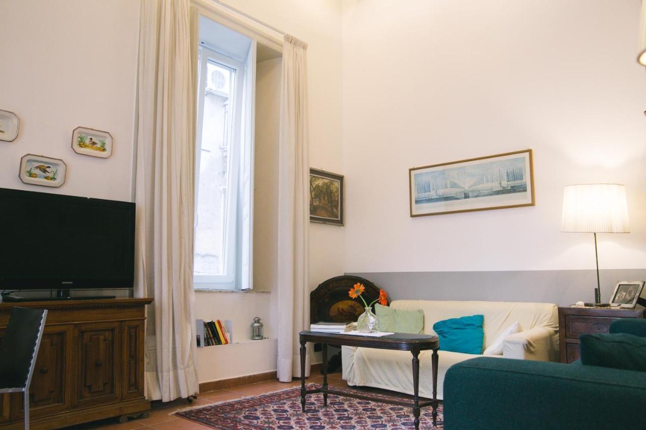 La Casa Del Nespolo, 2 Terrazzi E 2 Bagni In Centro Apartment *