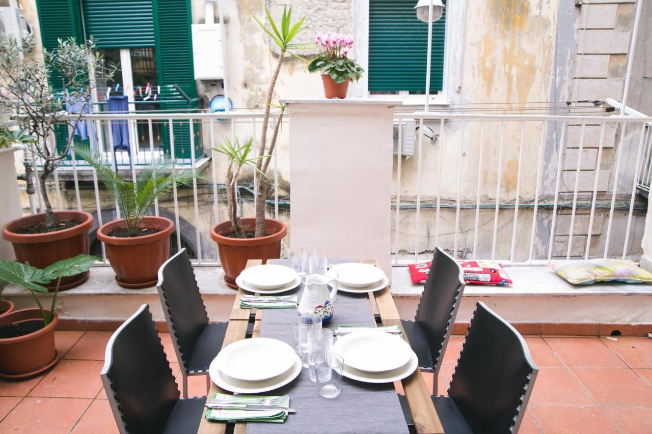 Apartment La Casa Del Nespolo, 2 Terrazzi E 2 Bagni In Centro