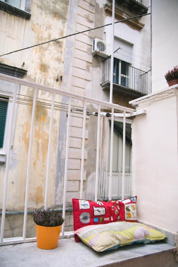 La Casa Del Nespolo, 2 Terrazzi E 2 Bagni In Centro * Naples