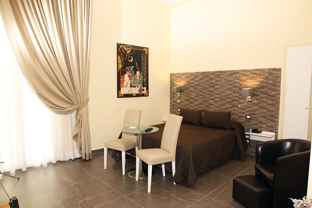 Art Resort Piazza Carita' Naples