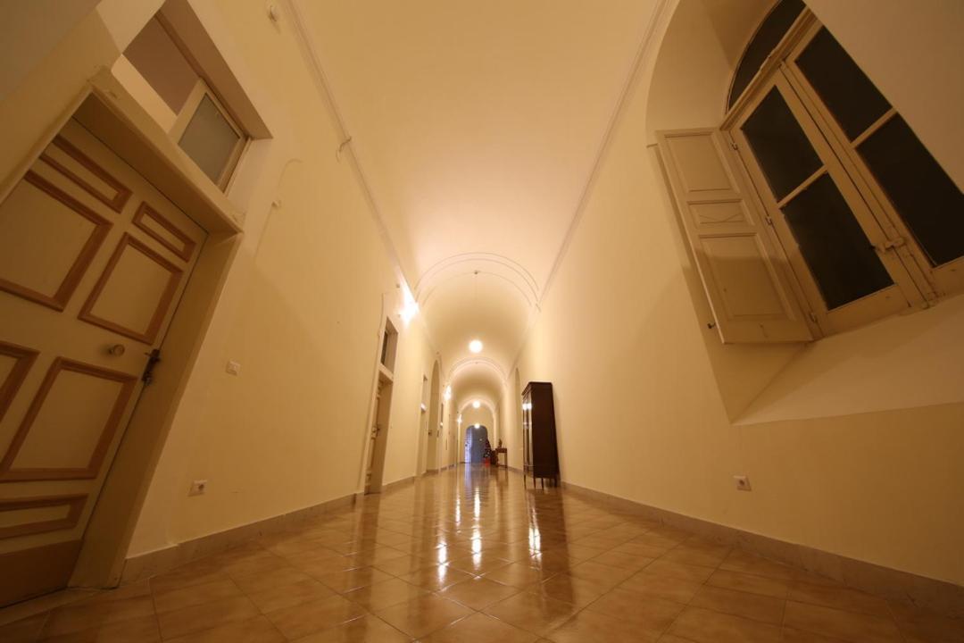 Virginrooms * Naples