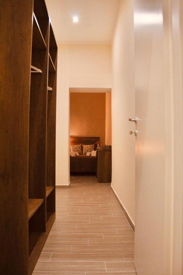 La Dimora Dei Borboni Bed & Breakfast Naples