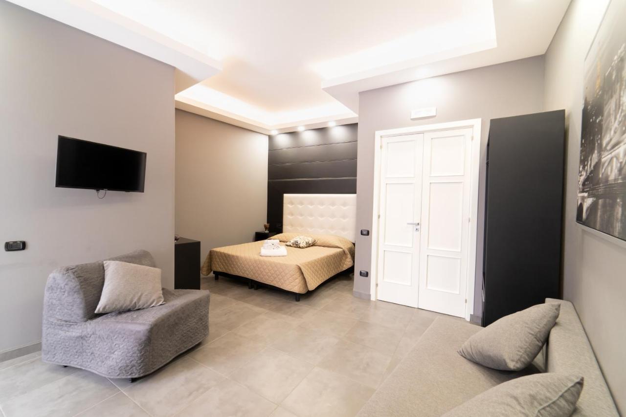 Royal House Centro, By Clapa Group