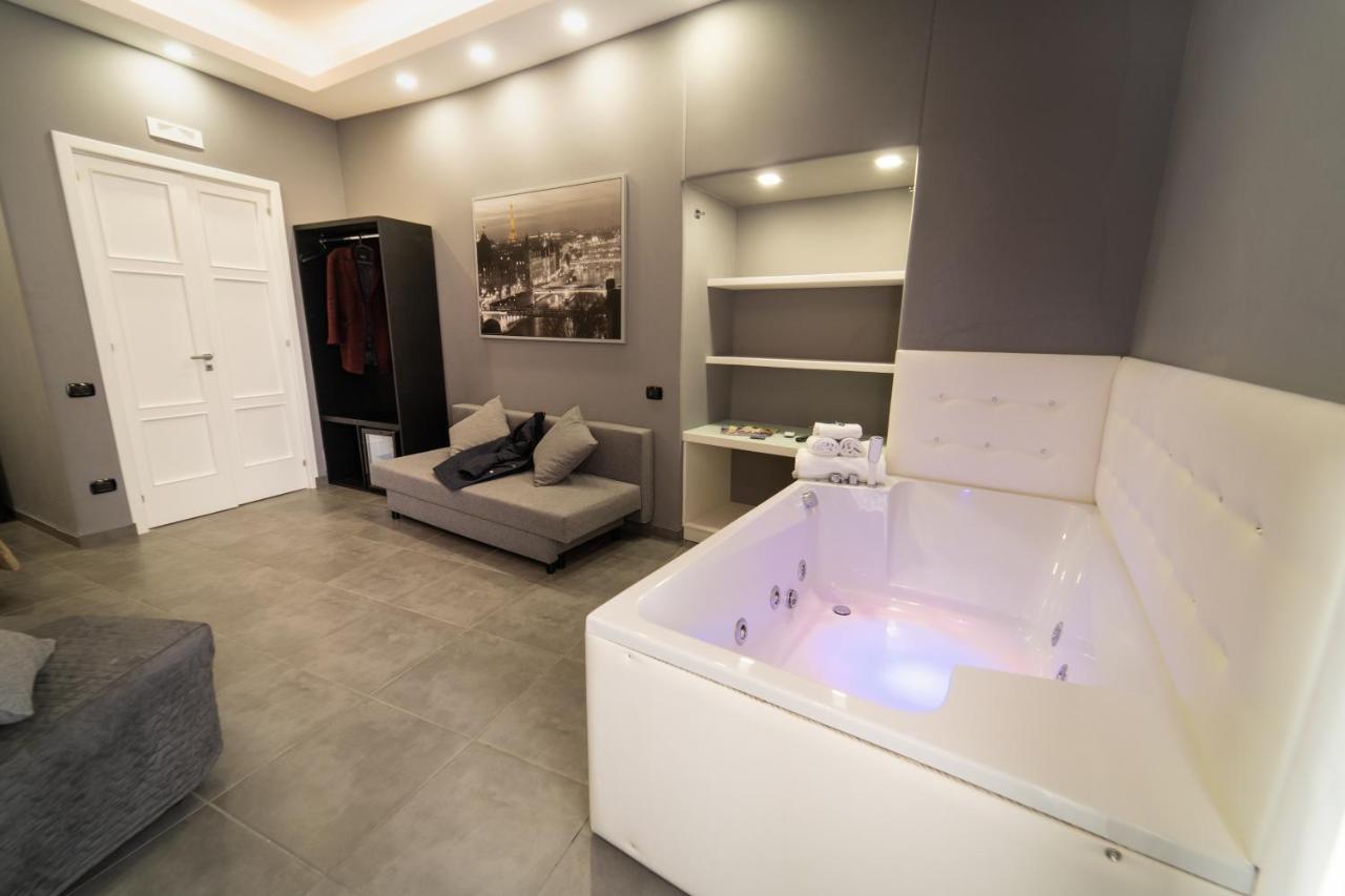 Royal House Centro, By Clapa Group