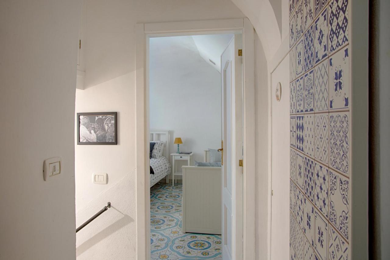 Lovely Near Via Dei Mille - Chiaia Area Naples