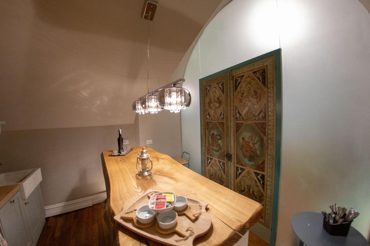 Leone D'autore - Chiaia Guest house