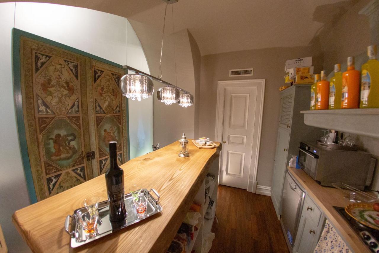 Guest house Leone D'autore - Chiaia Naples