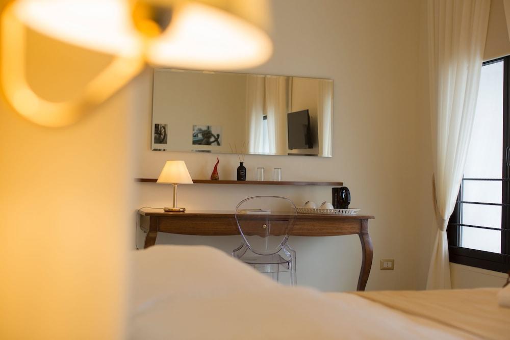 Neapolitantrips Hotel Naples